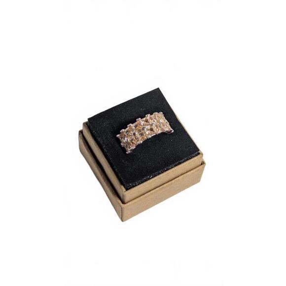 Elegant Vintage-Inspired Champagne Crystal Ring Size 7 - Picture 5 of 9